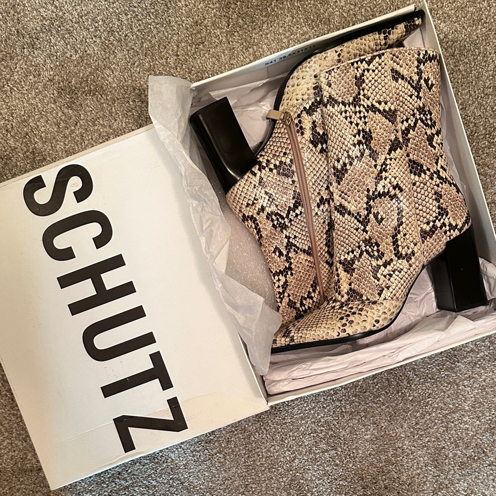SCHUTZ Beige and Black Snake Print Boots